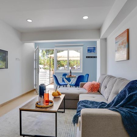 Atlantis Apartments 50M From Makenzy Seafront Larnaca Extérieur photo