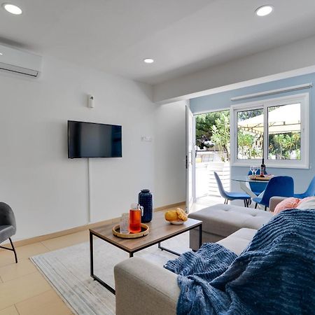 Atlantis Apartments 50M From Makenzy Seafront Larnaca Extérieur photo