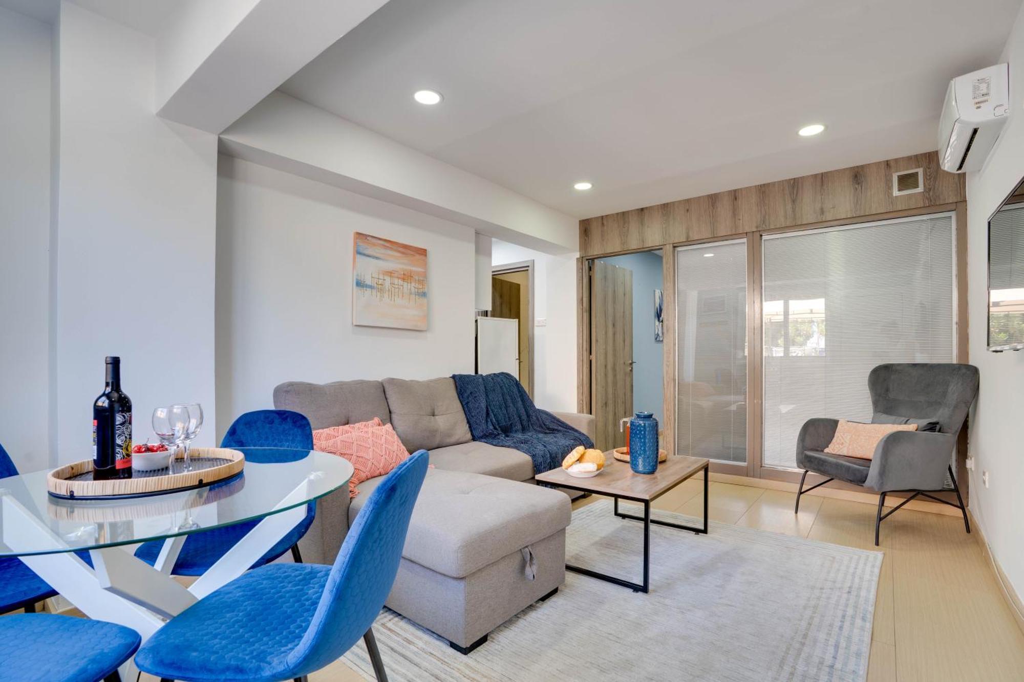 Atlantis Apartments 50M From Makenzy Seafront Larnaca Extérieur photo