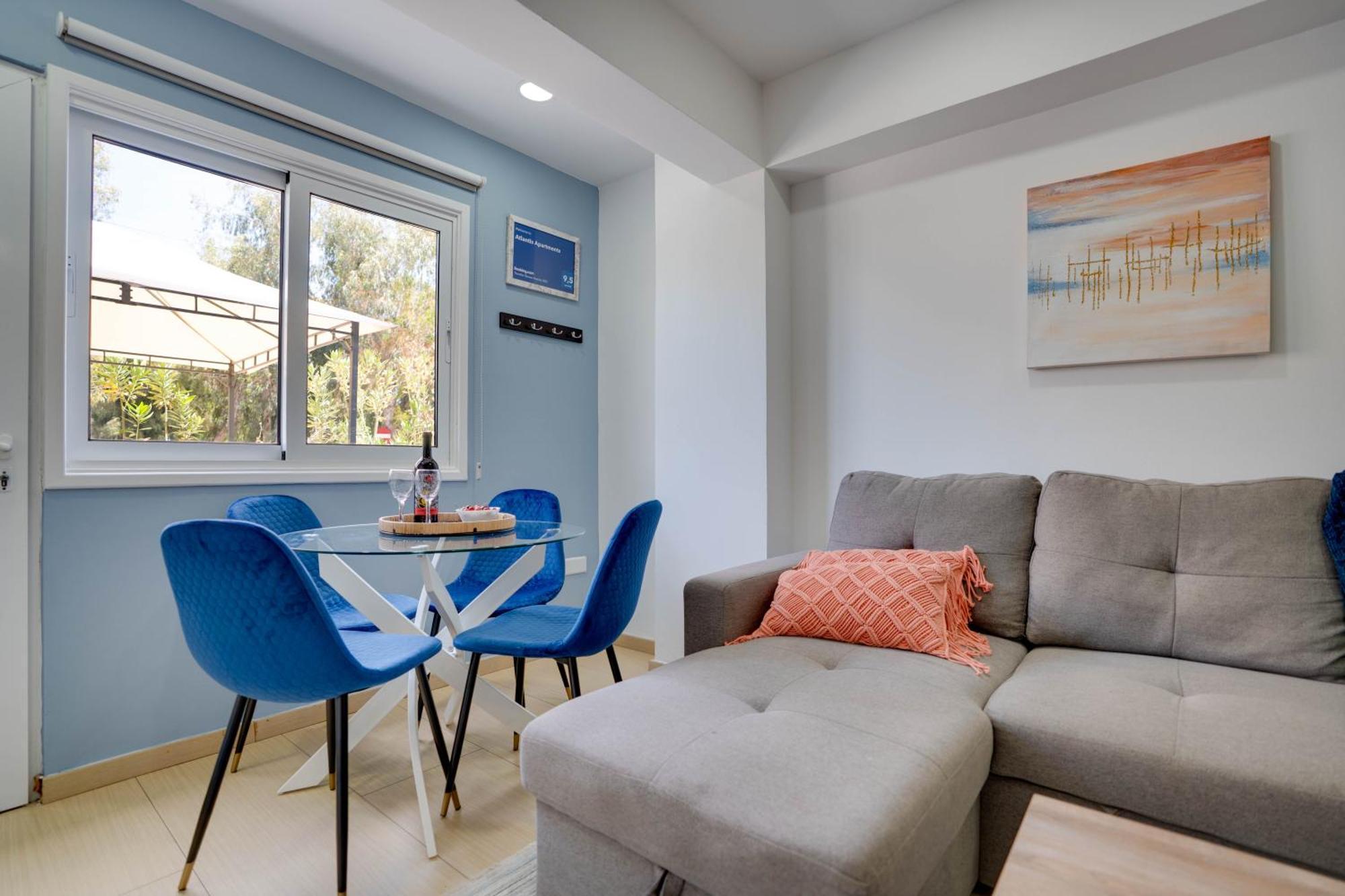 Atlantis Apartments 50M From Makenzy Seafront Larnaca Extérieur photo