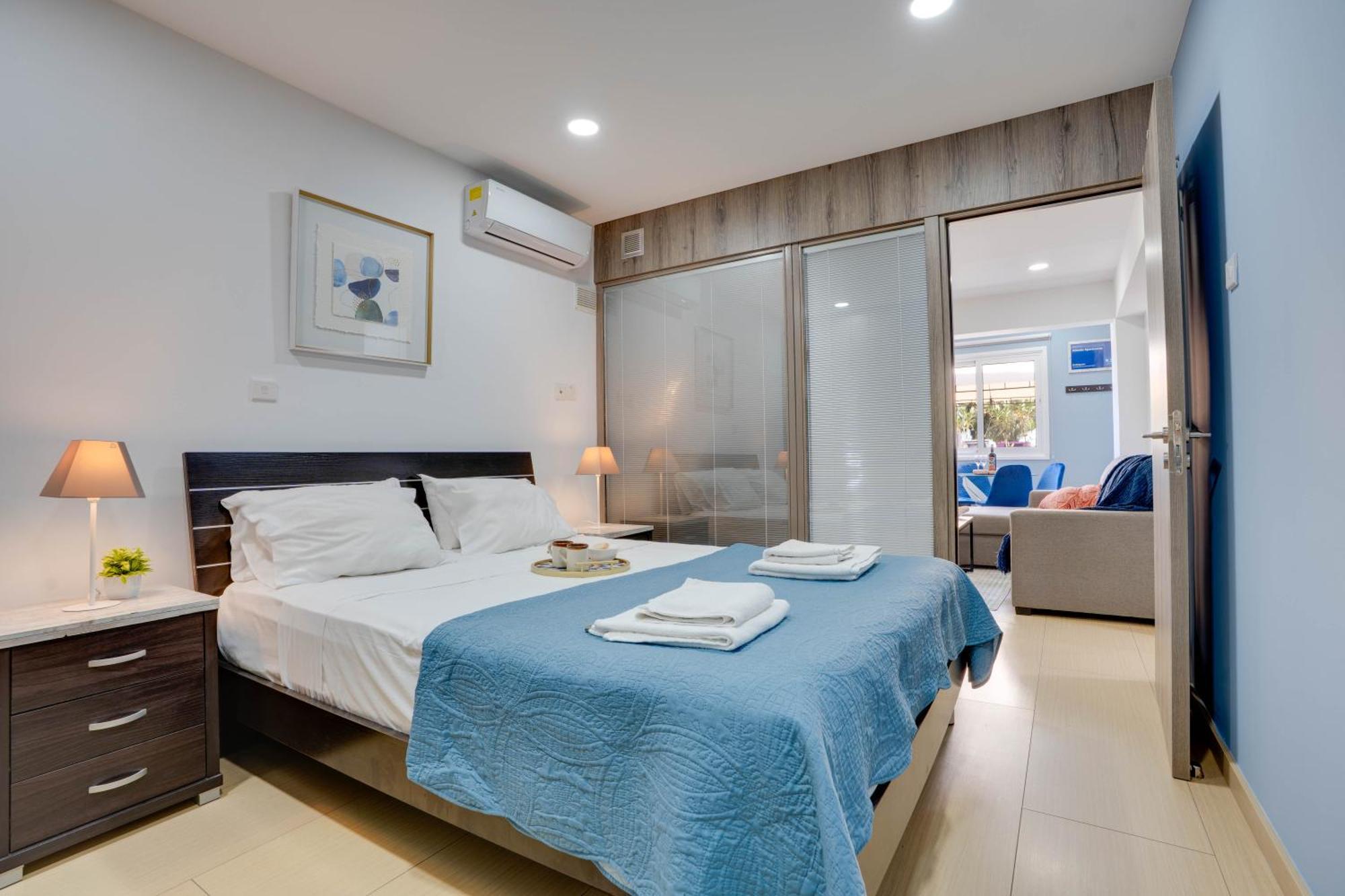 Atlantis Apartments 50M From Makenzy Seafront Larnaca Extérieur photo