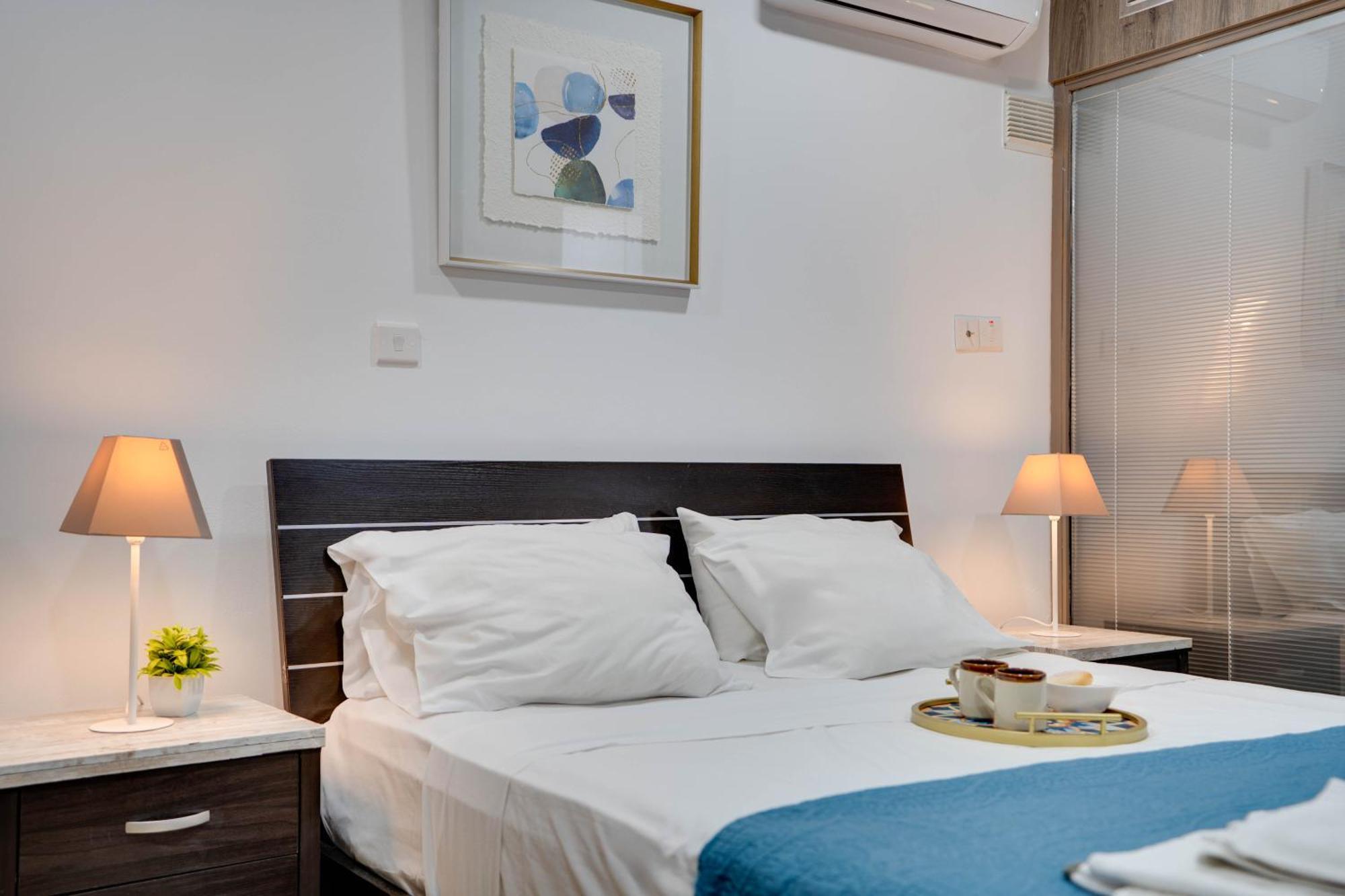 Atlantis Apartments 50M From Makenzy Seafront Larnaca Extérieur photo