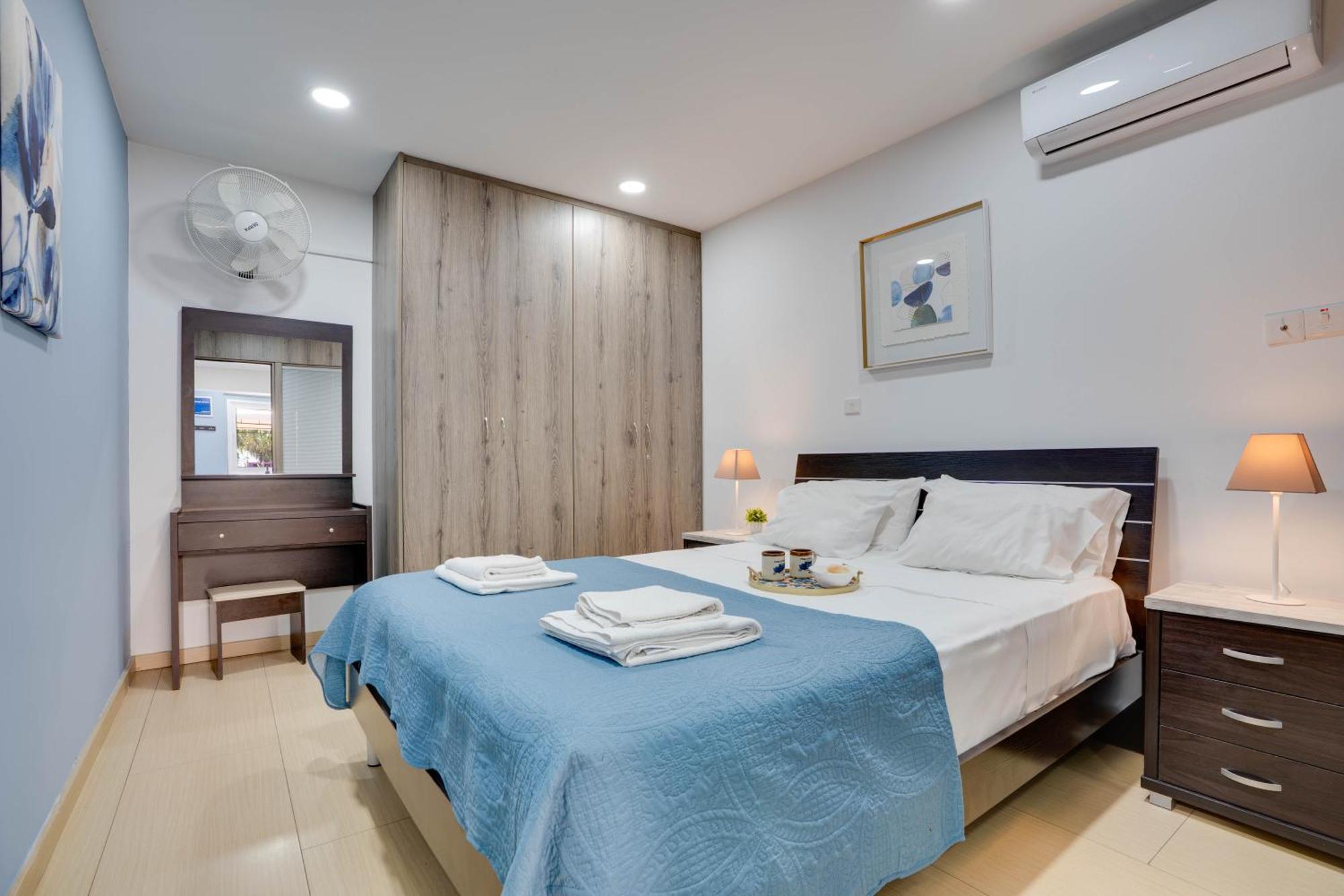 Atlantis Apartments 50M From Makenzy Seafront Larnaca Extérieur photo