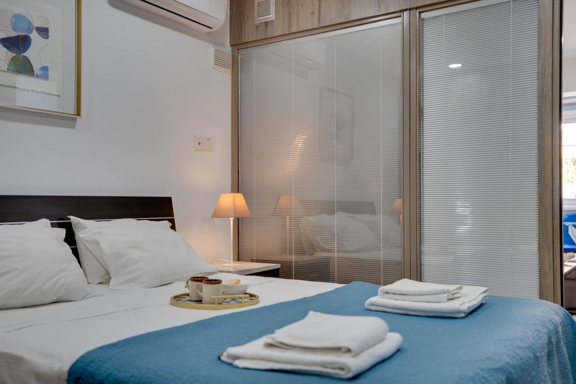 Atlantis Apartments 50M From Makenzy Seafront Larnaca Extérieur photo