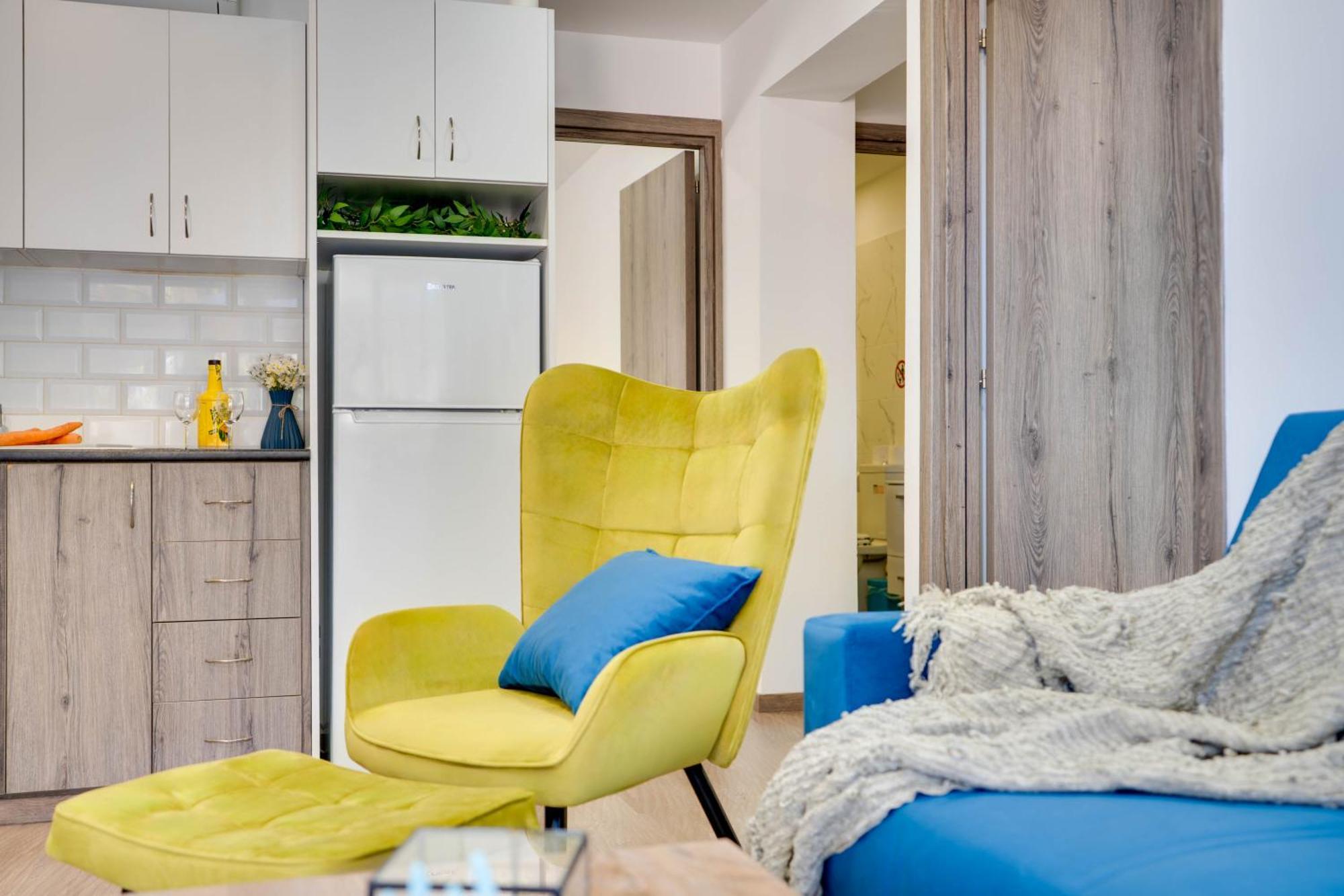 Atlantis Apartments 50M From Makenzy Seafront Larnaca Extérieur photo