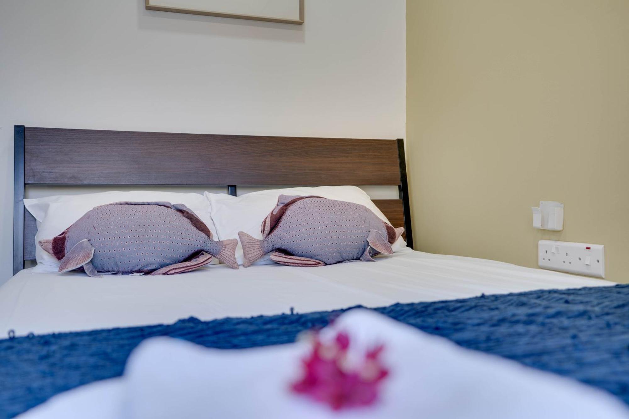 Atlantis Apartments 50M From Makenzy Seafront Larnaca Extérieur photo