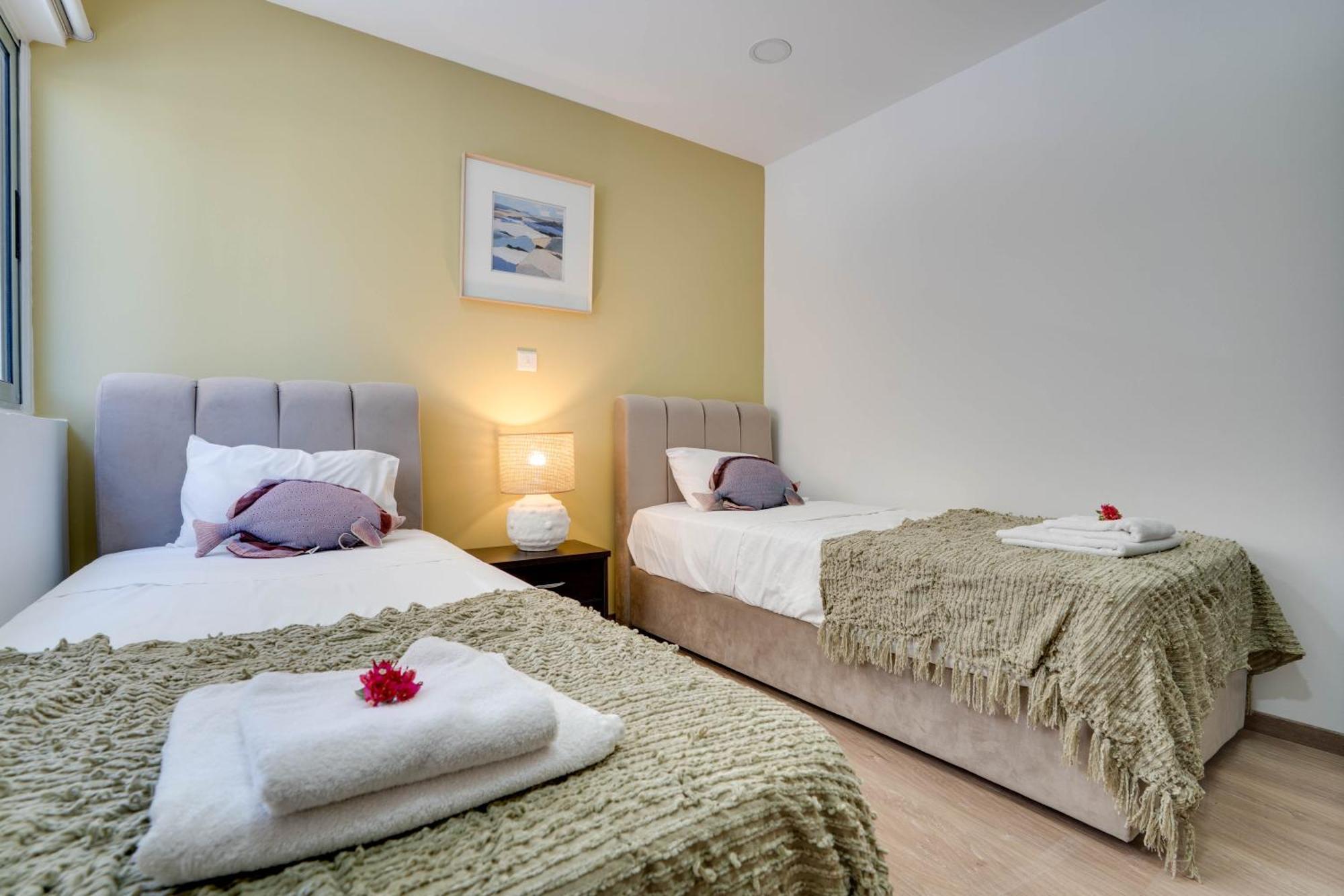Atlantis Apartments 50M From Makenzy Seafront Larnaca Extérieur photo
