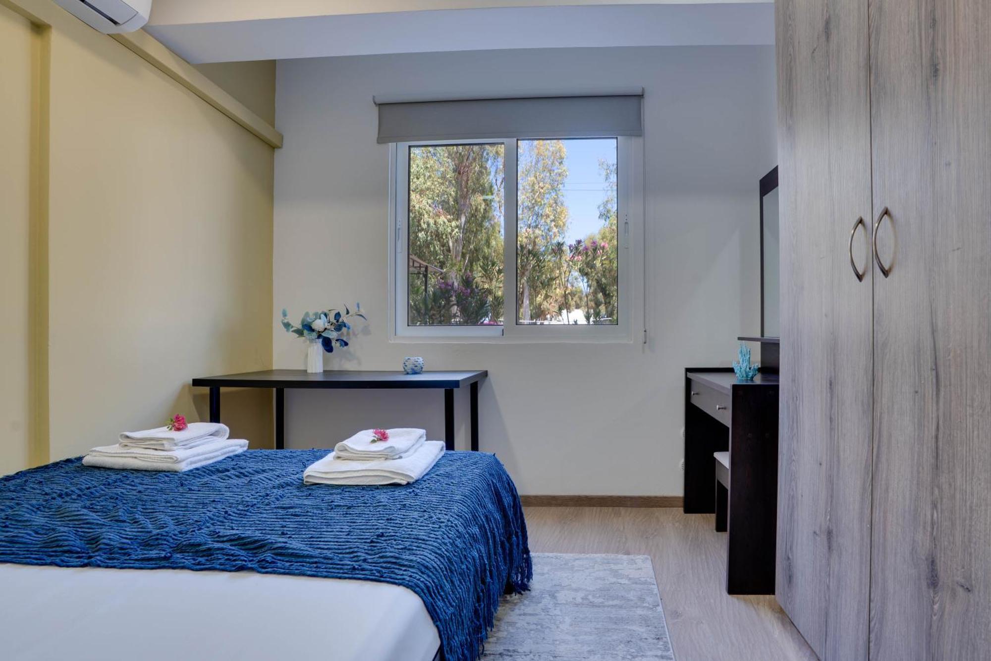 Atlantis Apartments 50M From Makenzy Seafront Larnaca Extérieur photo